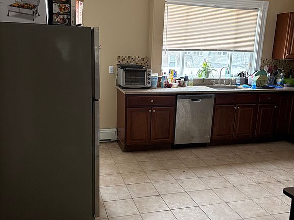 5th image of 70 Leicester St