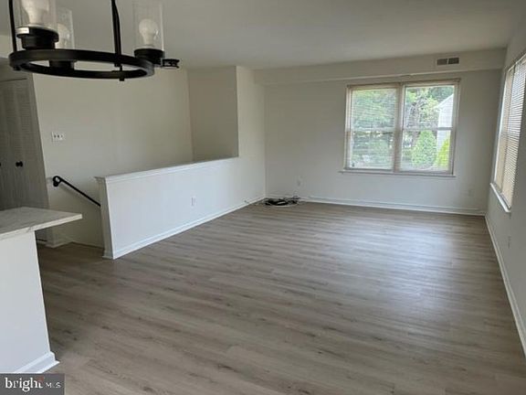 3rd image of 602 S Dove Rd #B