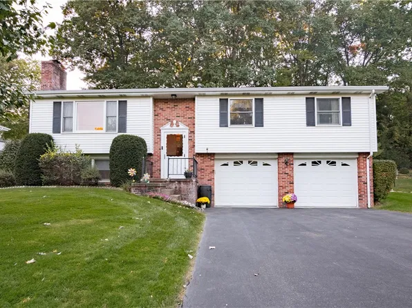 211 Cherokee Dr, Butler, PA 16001