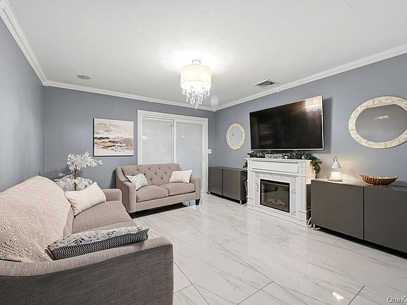 5th image of 377 Deer Road