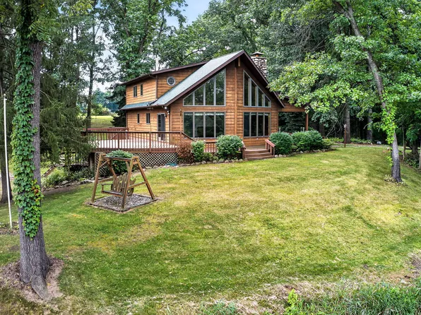 61519 Neaman Rd, Constantine, MI 49042