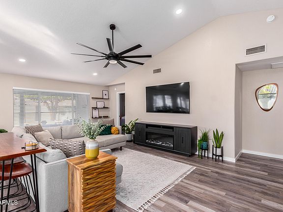4th image of 4326 E STANFORD Avenue