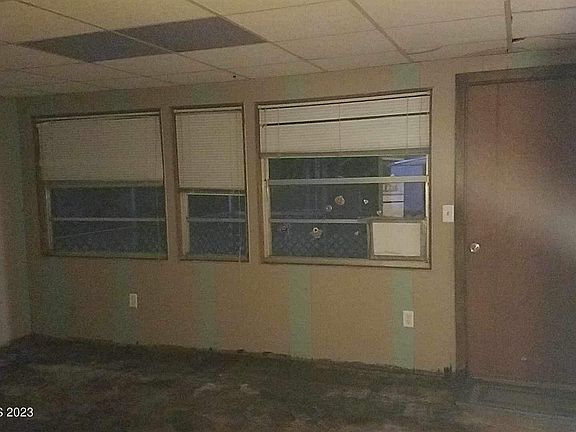 4th image of 3368 Elder St