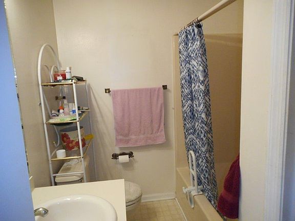 5th image of 1641 Highview Cir