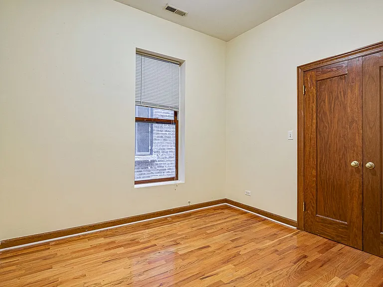 2622 N Wilton Ave — Photo 7