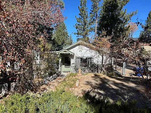 784 Berkley Ln Photo 1