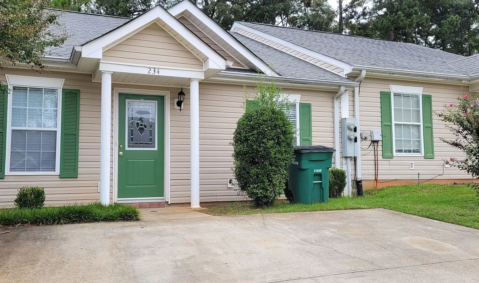 2 bed, 1096 sqft, $1,650 — Photo 1