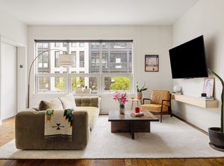 15 Roebling St #2A, Brooklyn, NY 11211