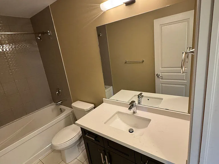 225 Westbank Trl — Photo 25