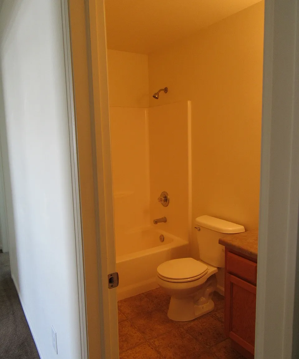 3 bed, 1250 sqft, $1,500 — Photo 2