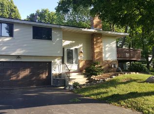 1690 Hickory Hl, Eagan, MN 55122