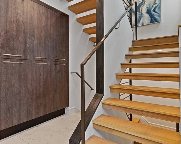 802 Bard St — Photo 32