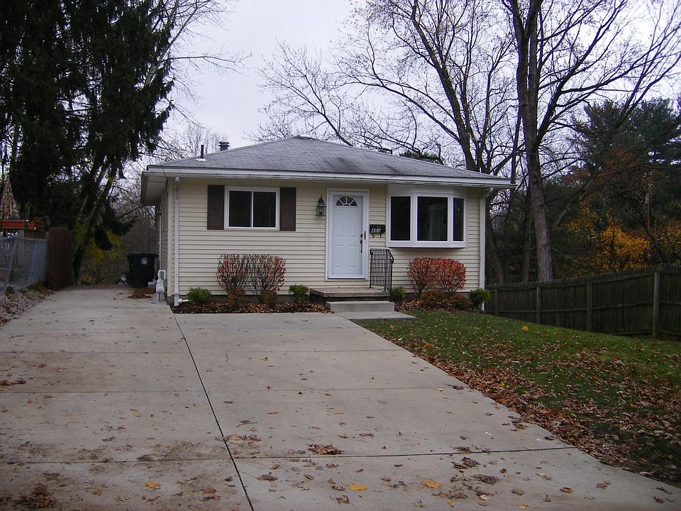 1st image of 453 Kathleen St