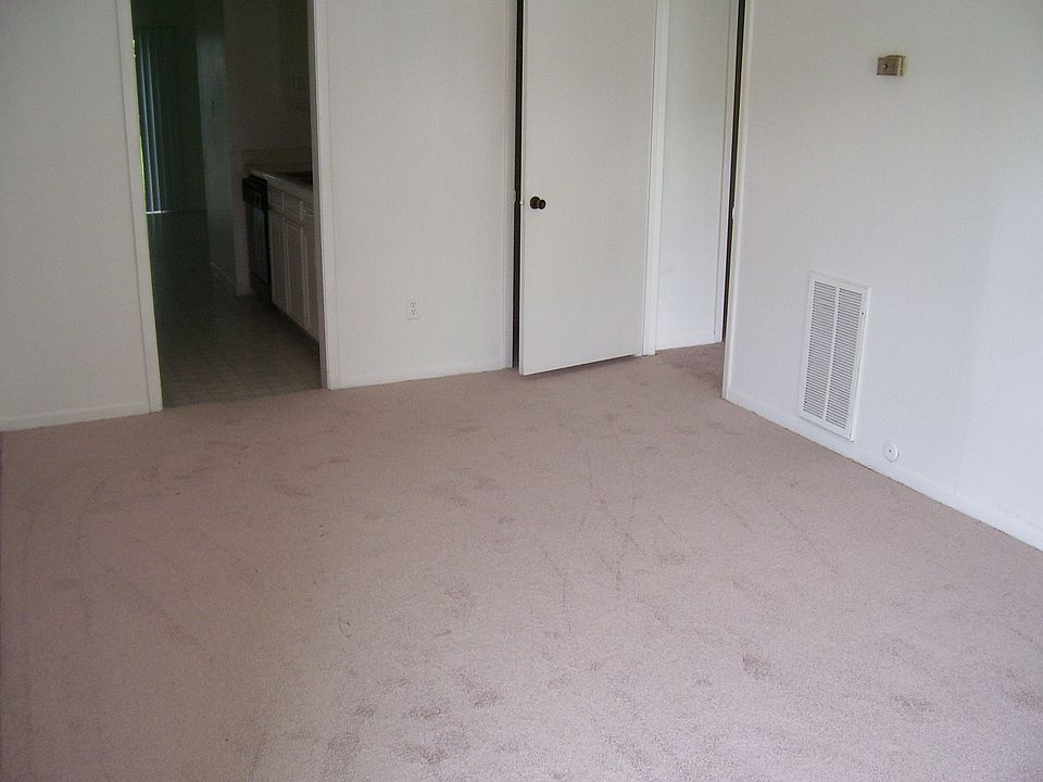 2nd image of 8109 Beech Cove Ln