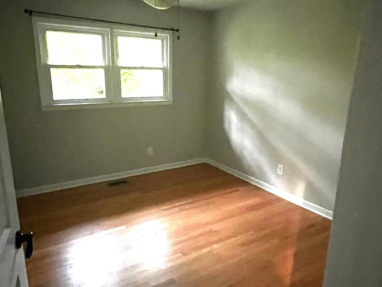 510 W Rhode Island Ave — Photo 6