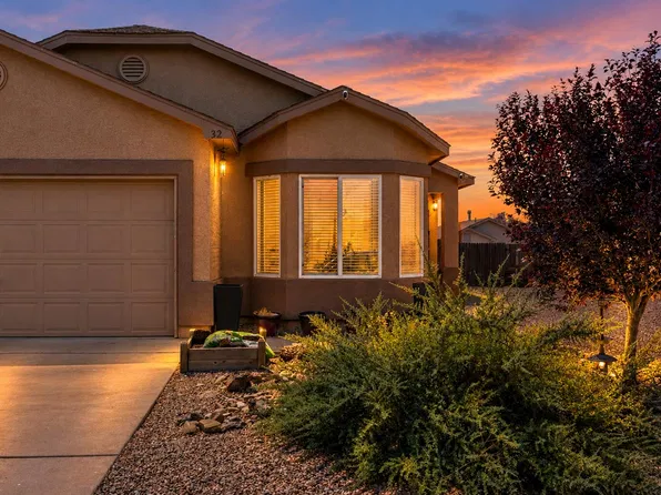 32 Salida Del Sol Dr, Los Lunas, NM 87031