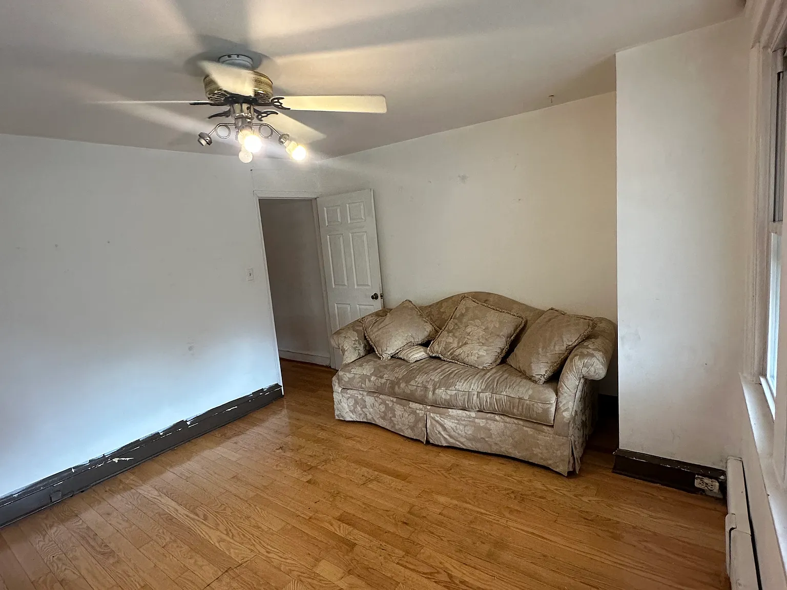 3 bed, 867 sqft, $1,000 — Photo 3