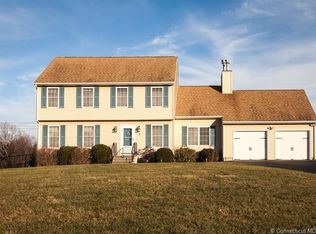 31 Colonial Heights Rd, North Haven, CT 06473