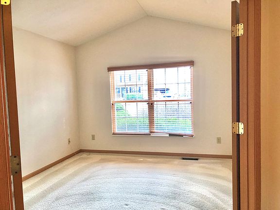5th image of 2090 Parklawn Dr