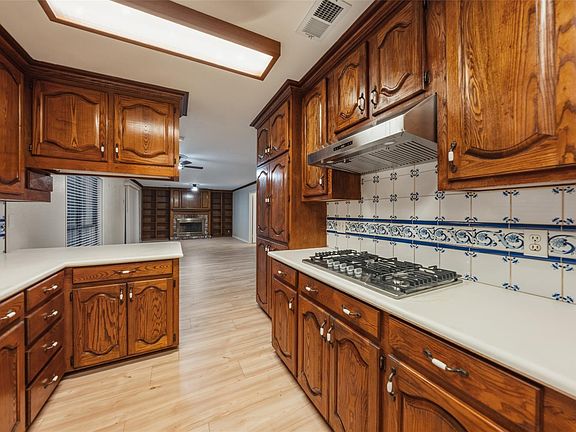 3rd image of 2907 Dewberry Ln