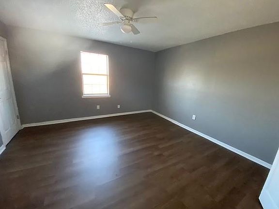 2nd image of 1111 E Side Dr