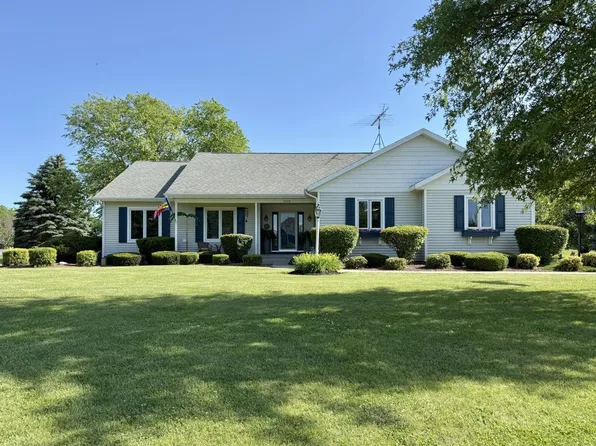 7975 Summit DRIVE, Delavan, WI 53115