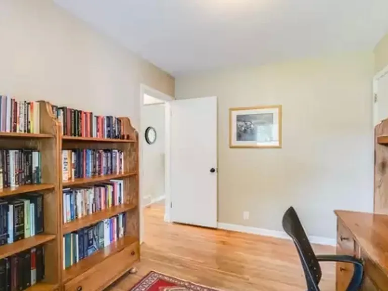 2857 Merrill St N — Photo 20