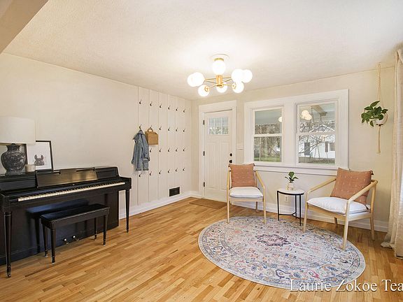 5th image of 317 Pleasant Ave