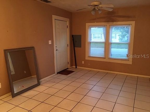 5th image of 404 SE Avenue I