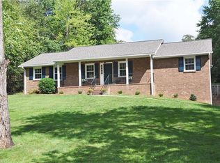 6935 Harpervalley Ln, Clemmons, NC 27012