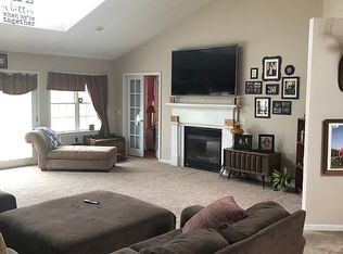 3561 Eagle Crest Dr, Palmyra, MO 63461