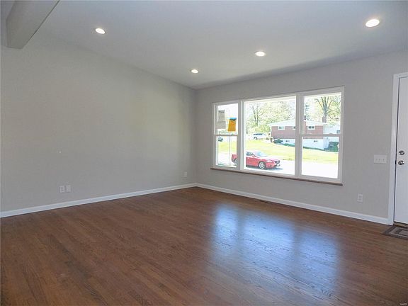 3rd image of 9224 Clydesdale Dr