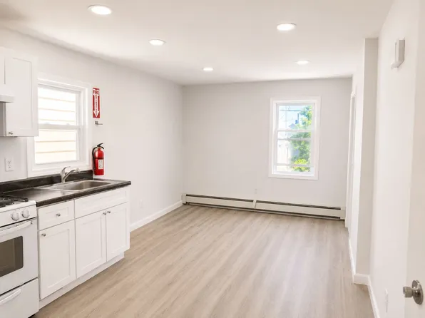 317 E Jersey St Floor 3, Elizabethport, NJ 07206