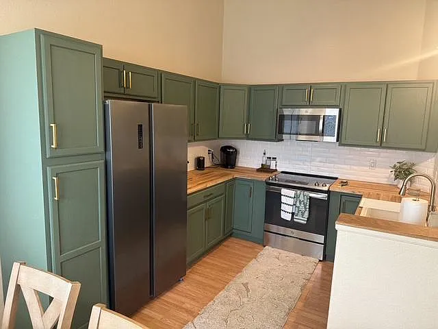 2 bed, 1084 sqft, $1,995 — Photo 3