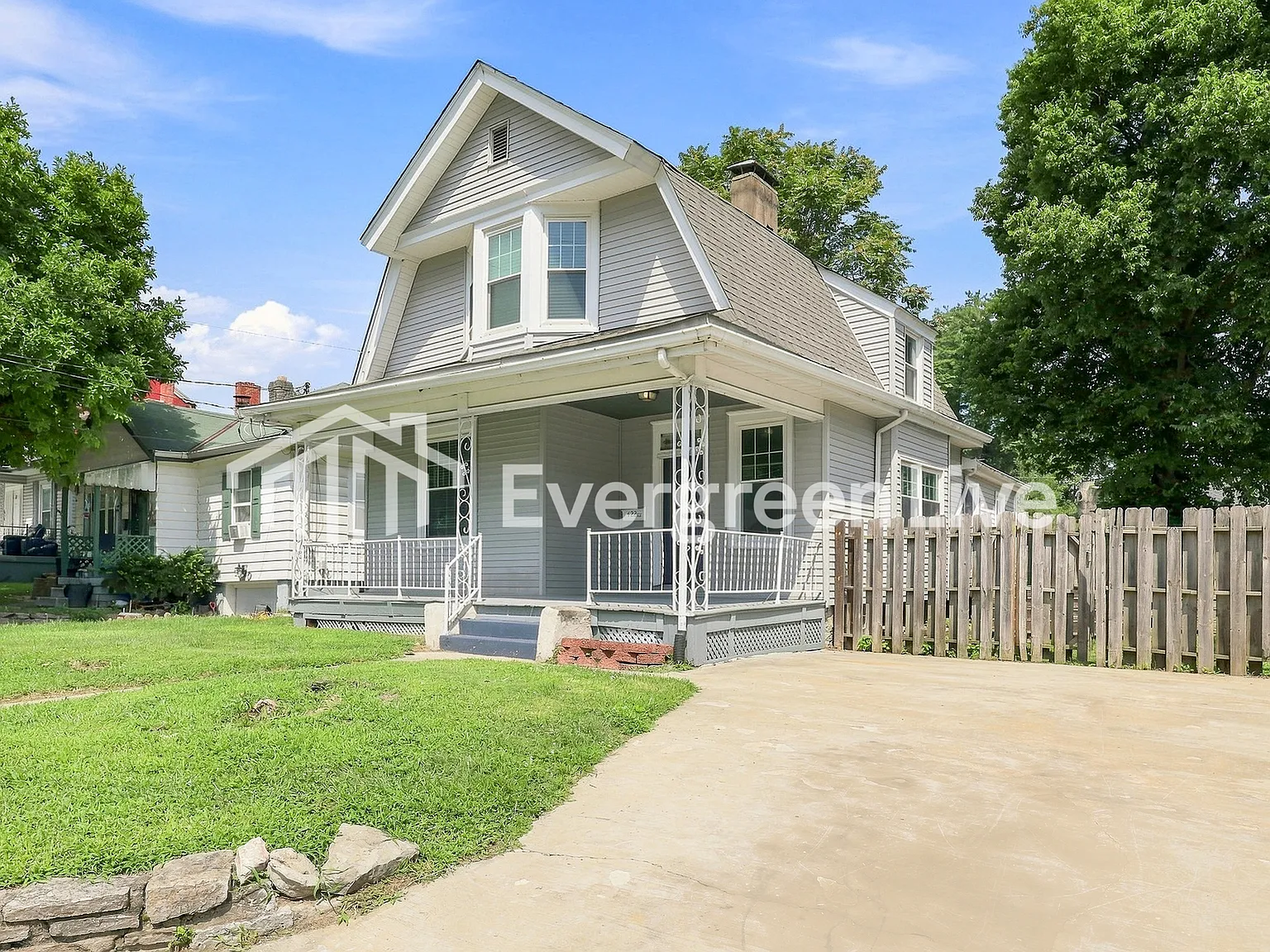 3 bed, 1.5 bath, 1700 sqft, $1,595 — Photo 2