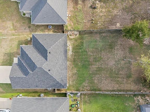 3rd image of 1325 Frankie Ln