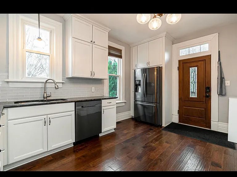 383 King Ave — Photo 11