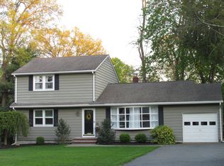 808 Harristown Rd, Glen Rock, NJ 07452