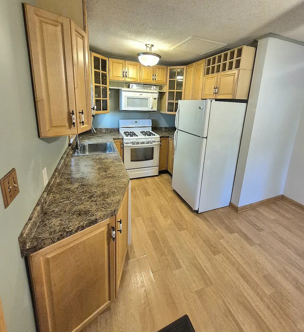 2 bed, 1400 sqft, $1,200 — Photo 2