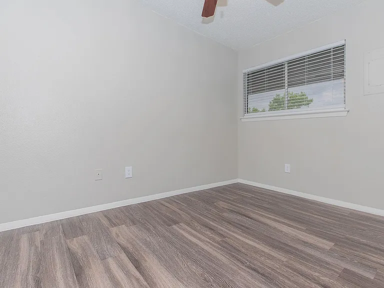 Arbor Trails Apartment Homes — Photo 17