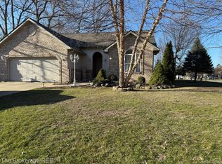 9133 Pembrook Dr, Davison, MI 48423