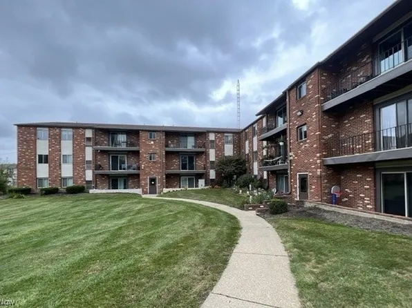 5240 Emil Ave SW Unit 106, Navarre, OH 44662