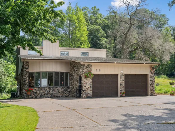 318 S East Ave, Dresser, WI 54009