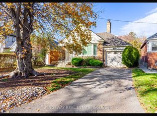 26 Reid Mnr, Toronto, ON M8Y 2H7