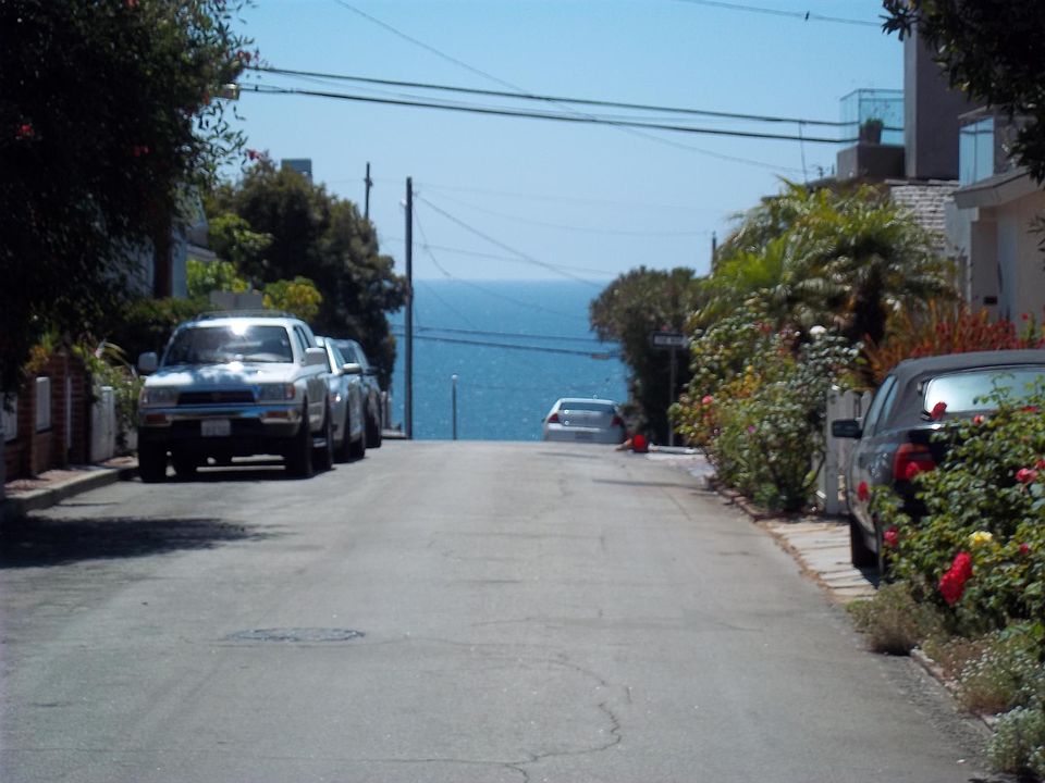 Ocean view from street 4 blocks away