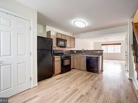3rd image of 1409-C N Van Dorn St