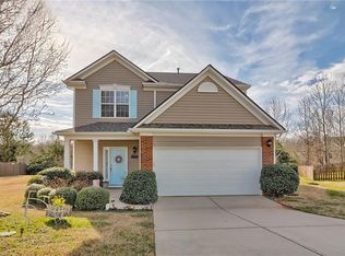 122 Seattle Slew Ln, Greenville, SC 29617