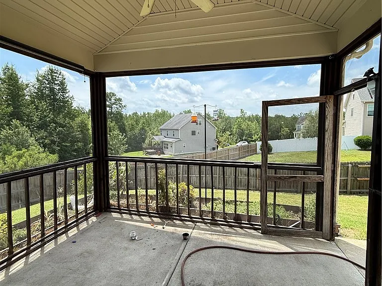 726 Century Dr — Photo 11