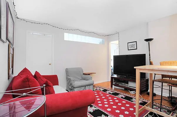 Rented by Town Residential | media 29