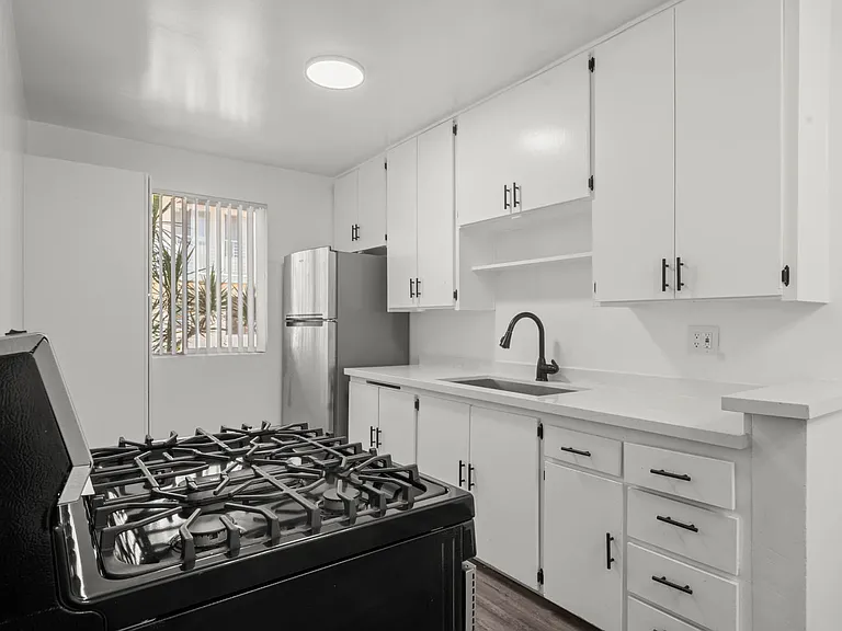 3933 Nicolet Ave #4 — Photo 3